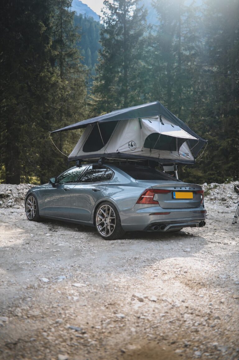 Koala Creek Eiger Dachzelt auf Volvo