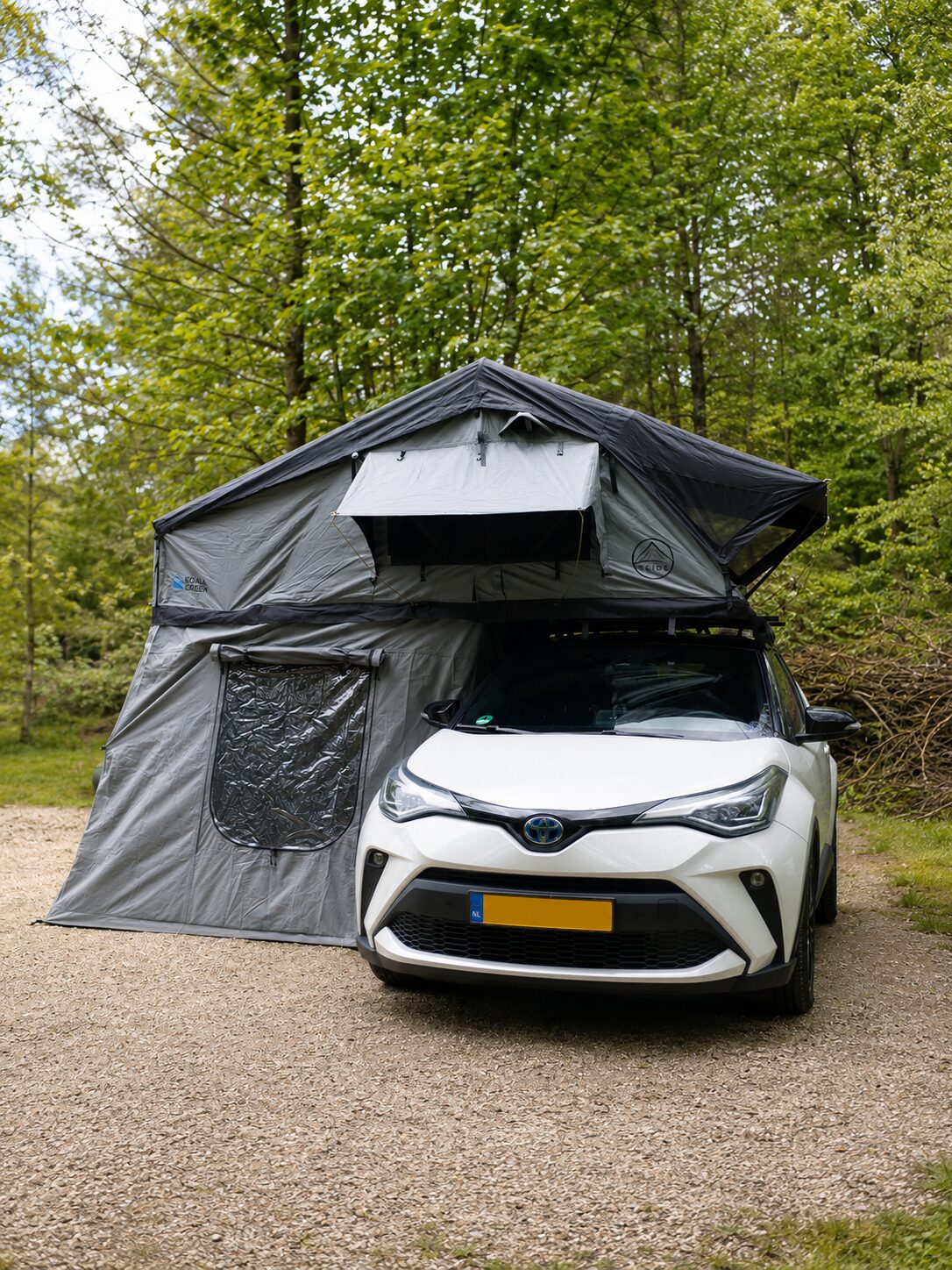 Koala Creek daktent met ondertent op Toyota CHR